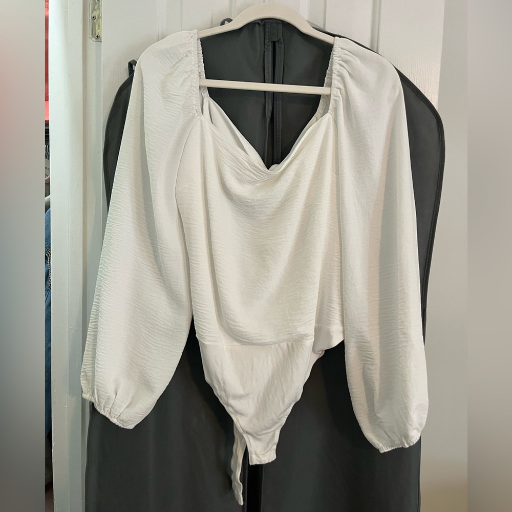 White long sleeve tie-back bodysuit